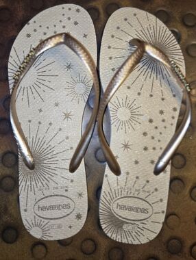 Havaianas Champagne Gold Starburst Flip Flops